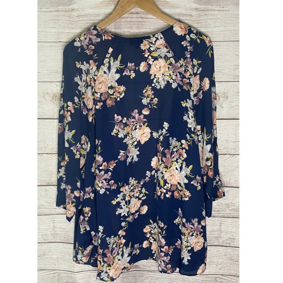 open-front Floral Three-Quarter Sleeve Kimono 2X navy blue and floral plus size - Picture 2 of 7